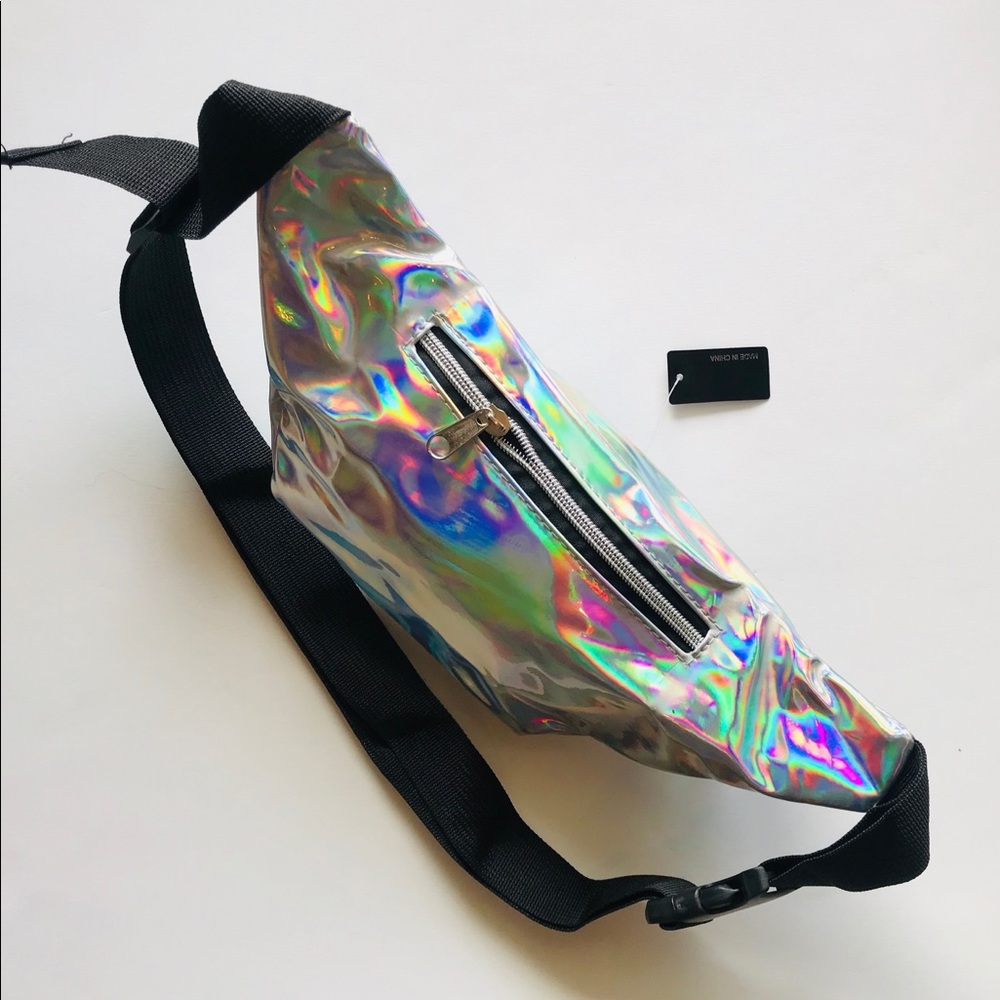 1 Left! Holographic Metallic Fanny Pack Silver - Picture 4 of 8